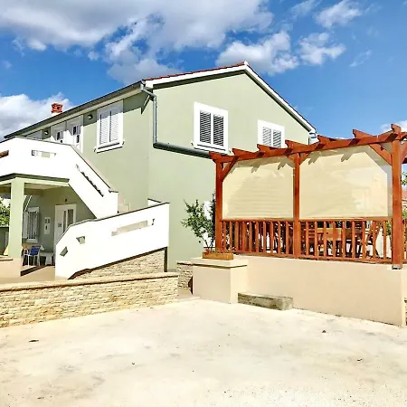 Apartman Nina I Niko