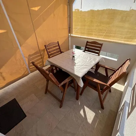 Nina I Niko 아파트